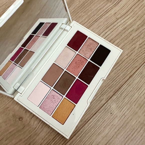 ⭐FREE⭐ Jouer Cosmetics Rose Gold Matte & Shimmer Eye Shadow Palette - Picture 2 of 3
